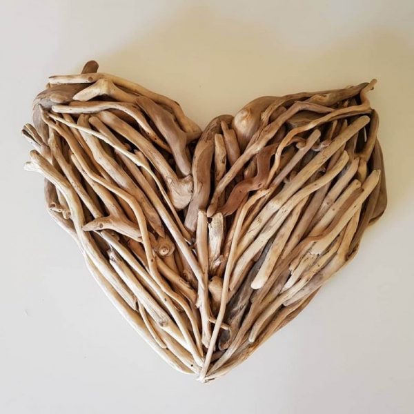 Driftwood Heart 30cm top